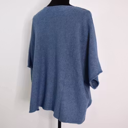 Finstickad Ponchotröja Nessa JEANSBLÅ - Mix By Heart