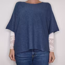 Finstickad Ponchotröja Nessa JEANSBLÅ - Mix By Heart