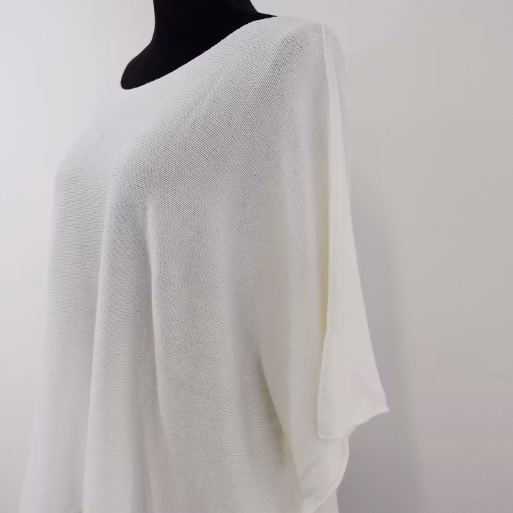 Finstickad Ponchotröja Nessa OFFWHITE - Mix By Heart