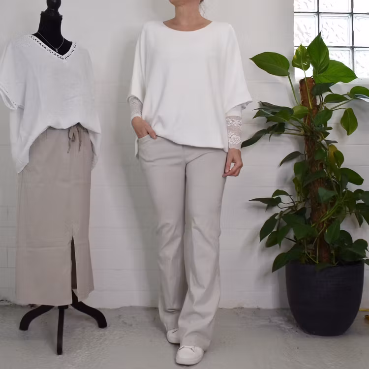 Finstickad Ponchotröja Nessa OFFWHITE - Mix By Heart