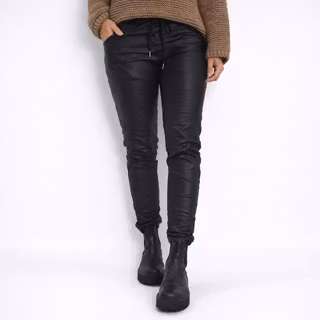 Byxa Lorena Vaxad SVART - Mix By Heart