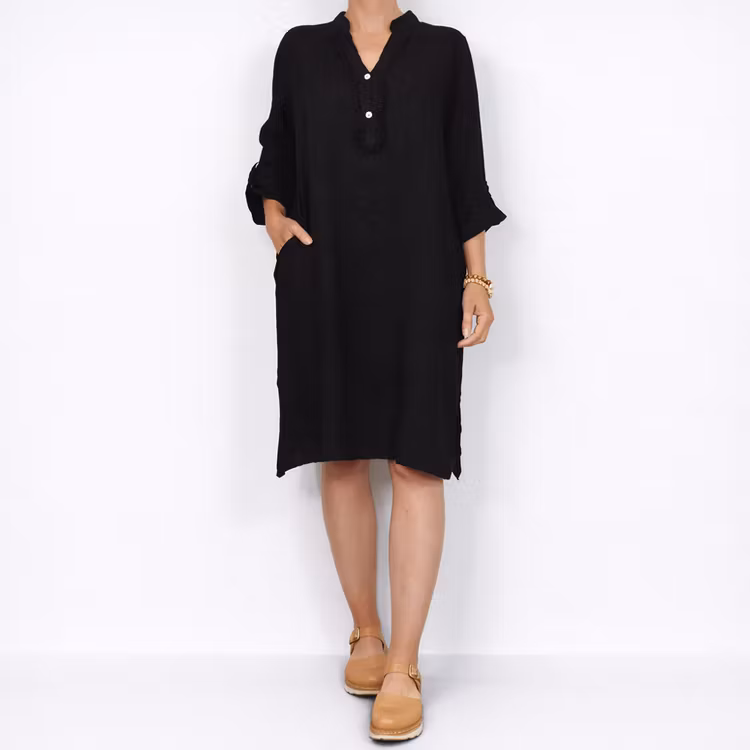 Kort Linneklänning med Krås SVART