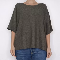 Finstickad Ponchotröja Nessa ARMY - Mix By Heart