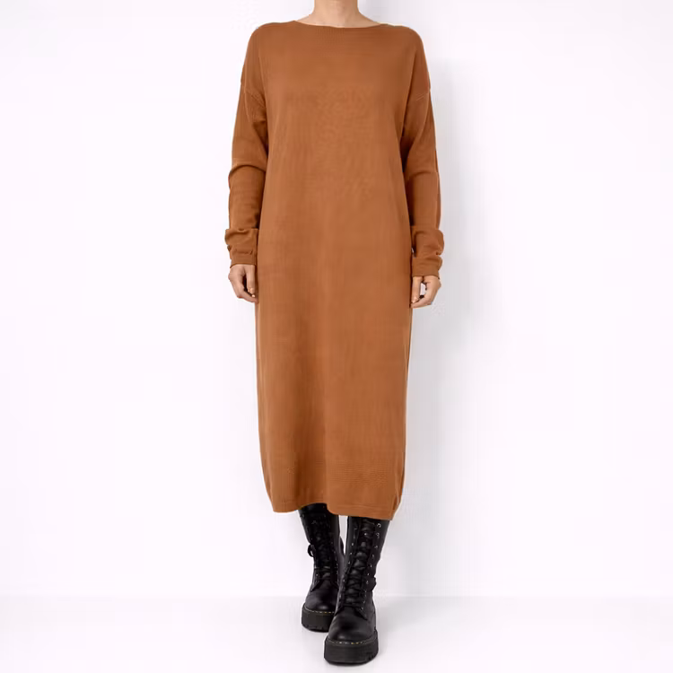 Finstickad klänning ROST