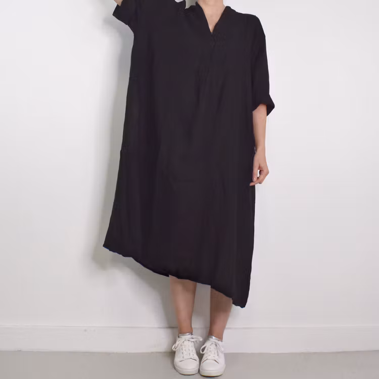 Linneklänning Loella SVART - Mix By Heart