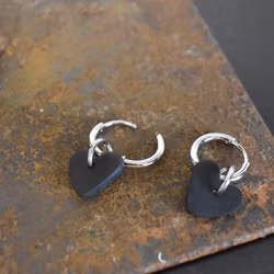 Örhängen Loop Hjärta SVART/SILVER - SoMaBelle Design