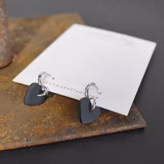 Örhängen Loop Hjärta SVART/SILVER - SoMaBelle Design