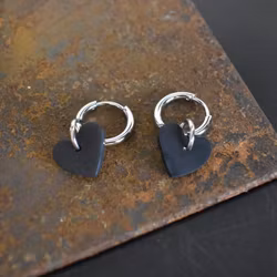Örhängen Loop Hjärta SVART/SILVER - SoMaBelle Design