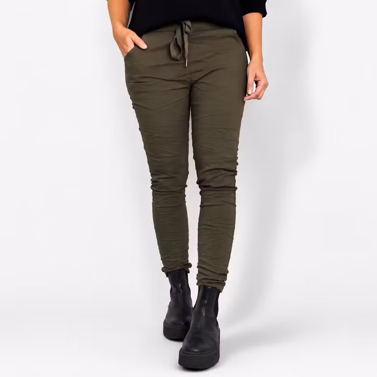 ANDRASORTERING Stretchig Byxa Alva MÖRK KAKI