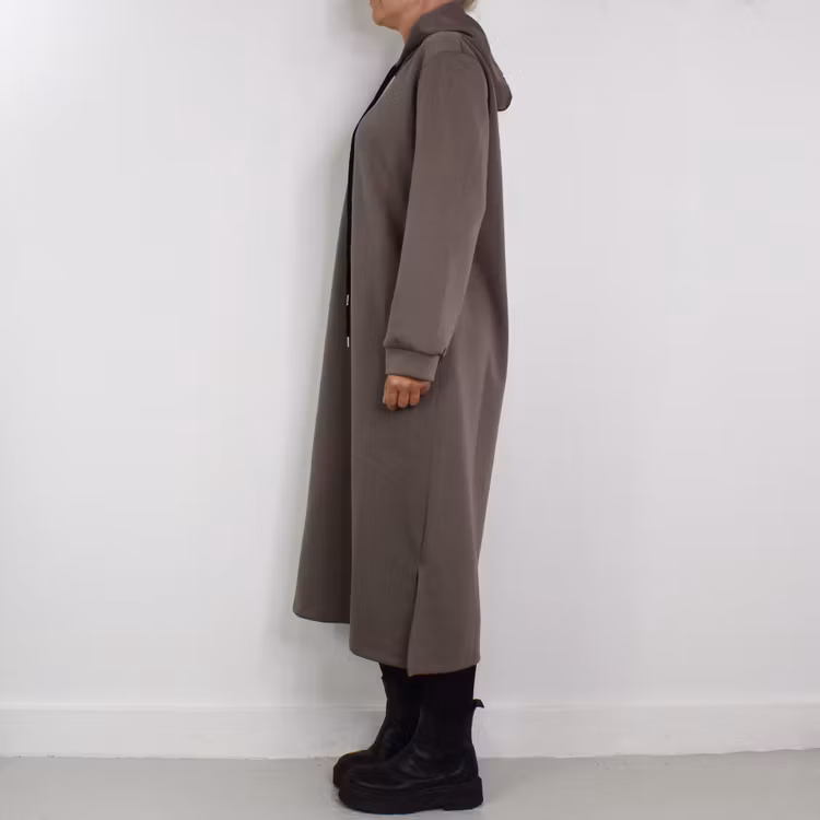 Hoodieklänning Elma TAUPE - Mix By Heart