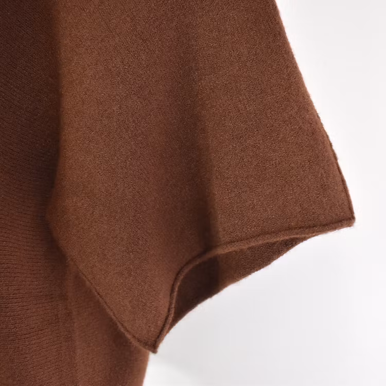 Finstickad Ponchotröja Sia BROWN - Marta du Chateau