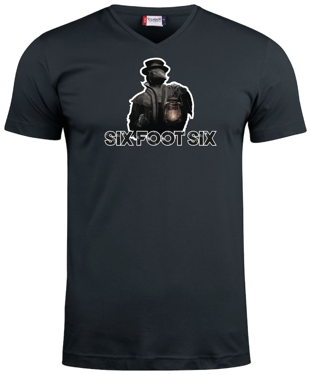 Svart V-hals T-shirt "PESTDOKTOR"