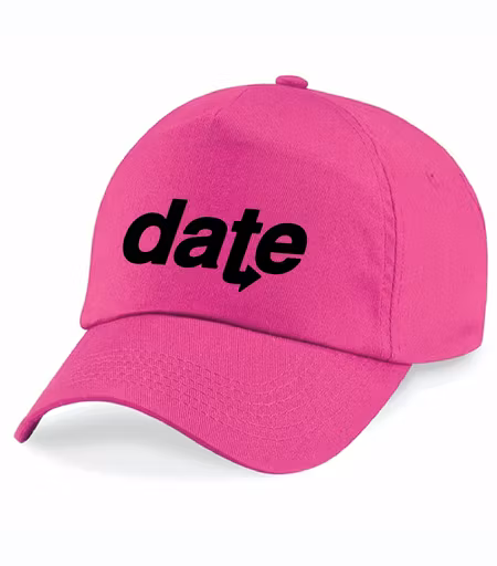Cerise Keps "DATE" svart