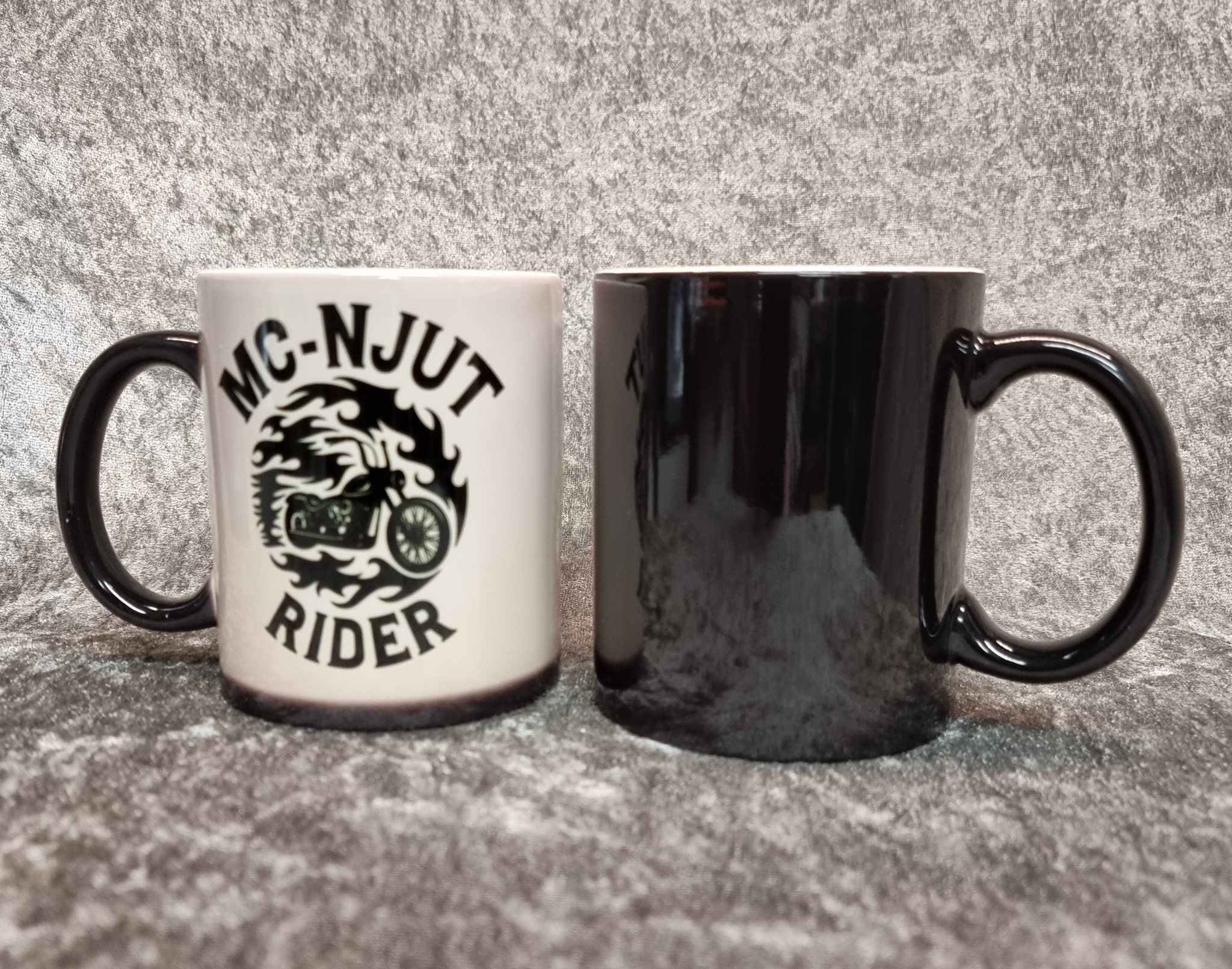 Magisk mugg "MC-NJUT"