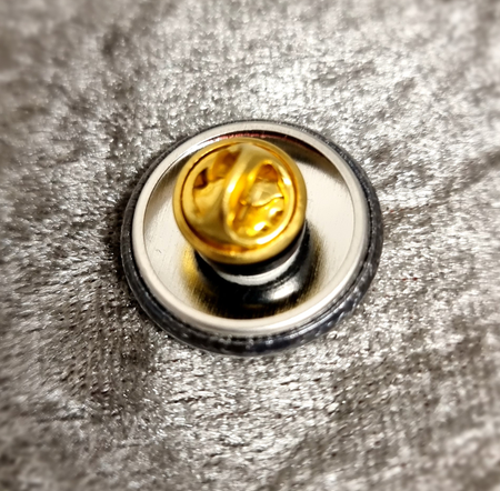 KNAPP Fjäril "HAAKS Logo" 25mm svart