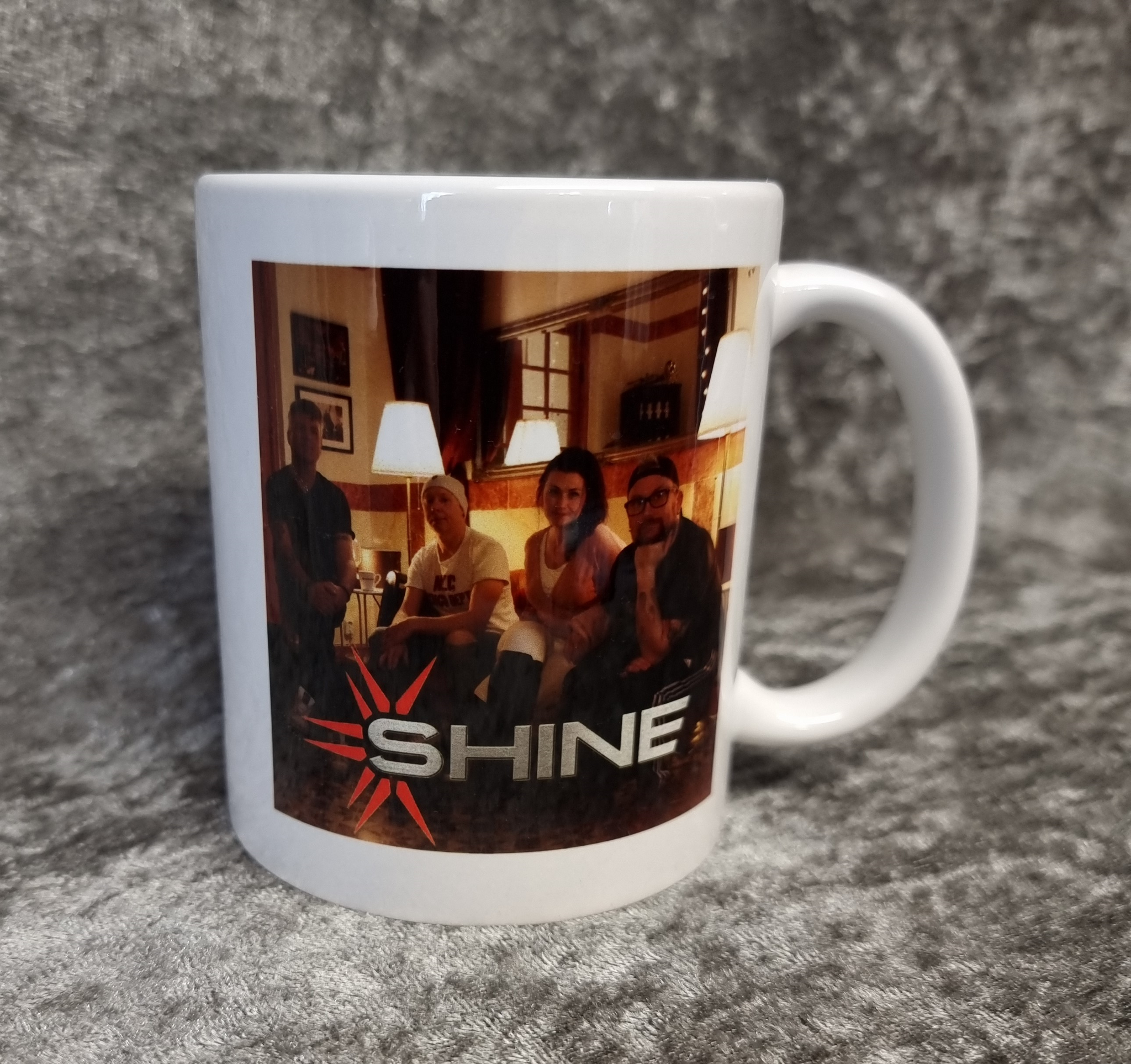 Vit mugg "SHINE"