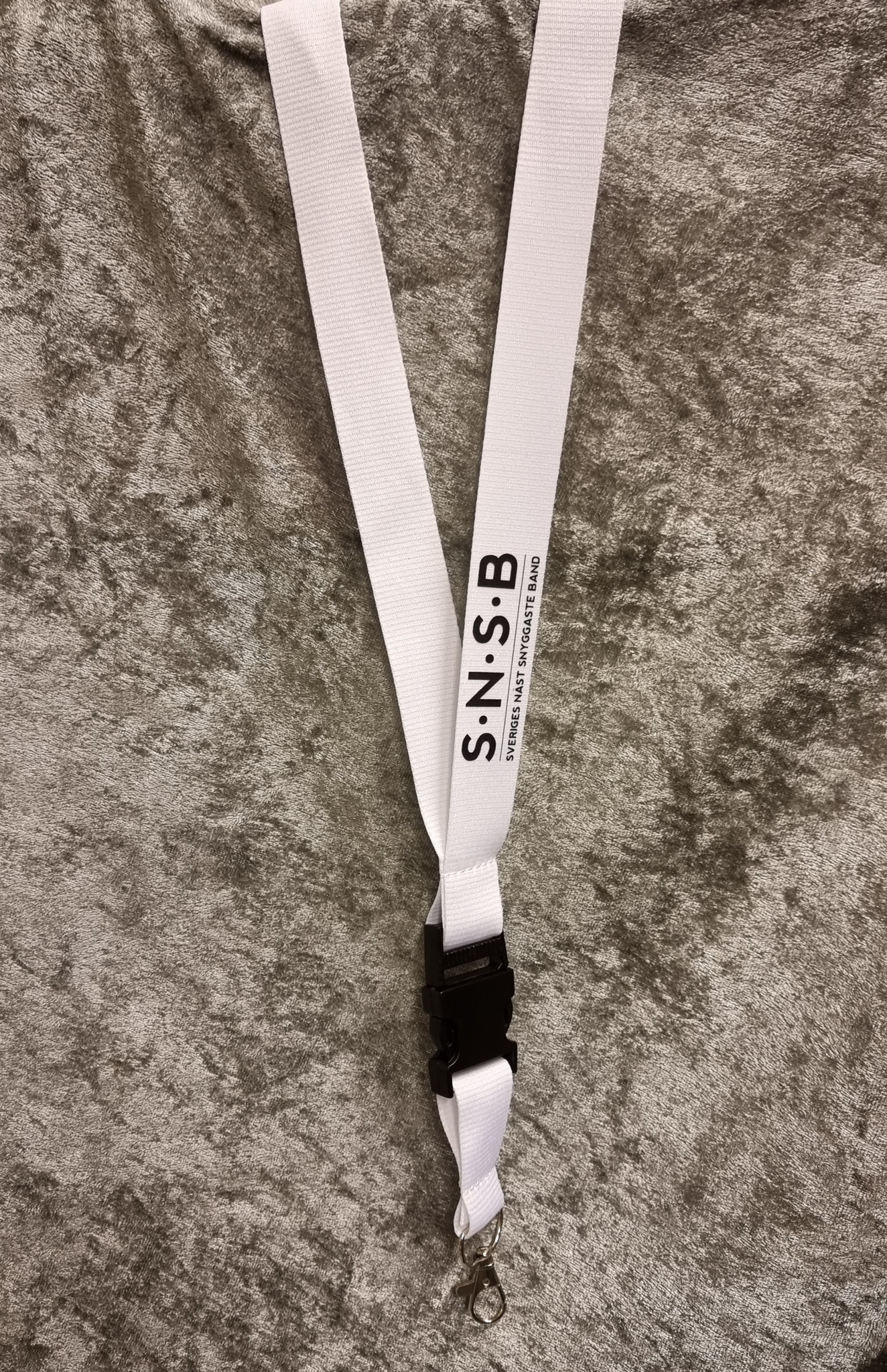 Vitt Nyckelband "SNSB"