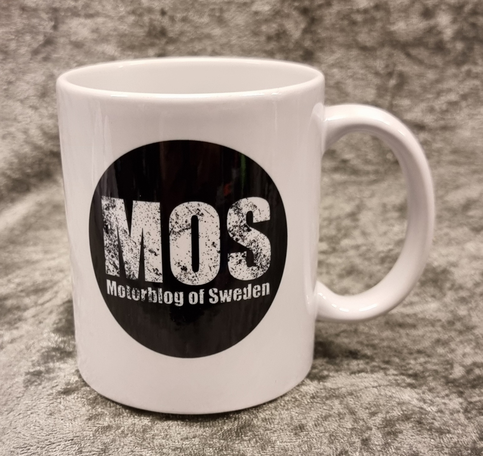 Vit mugg "MOS"
