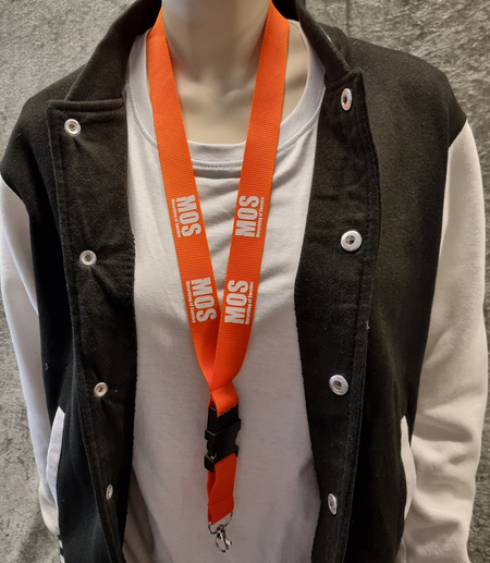 Orange Nyckelband "MOS"