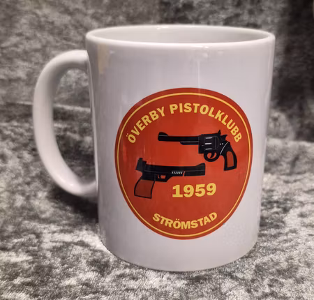 Vit mugg "ÖVERBY pistolklubb"