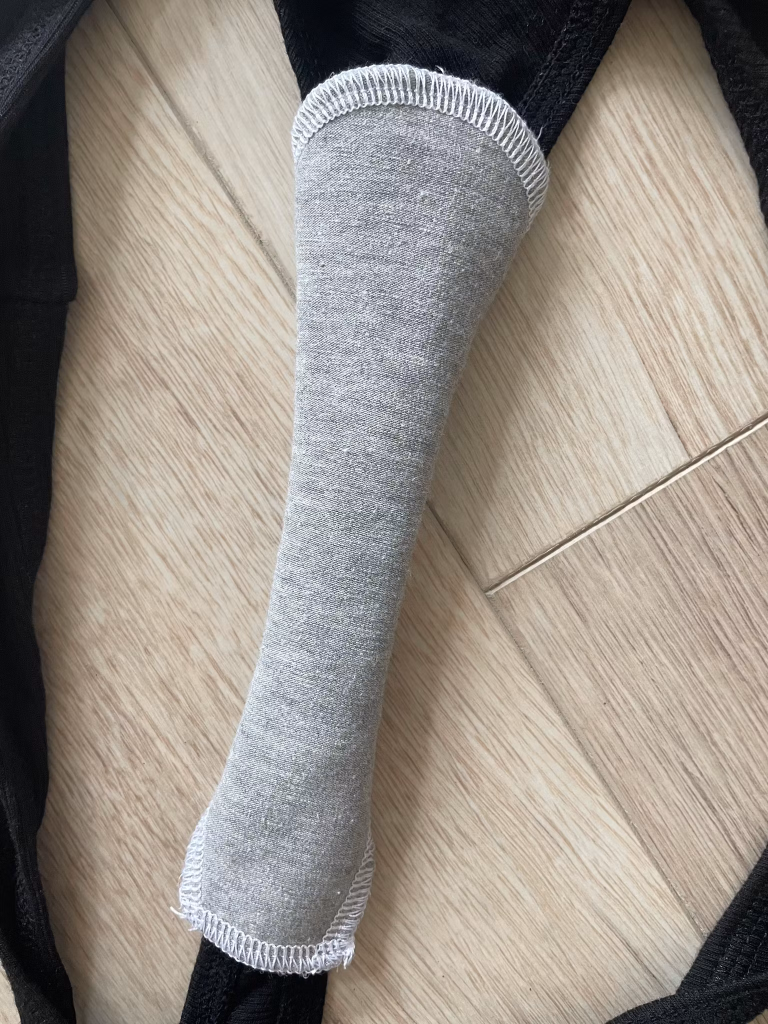 Trosskydd string med stickad bambu