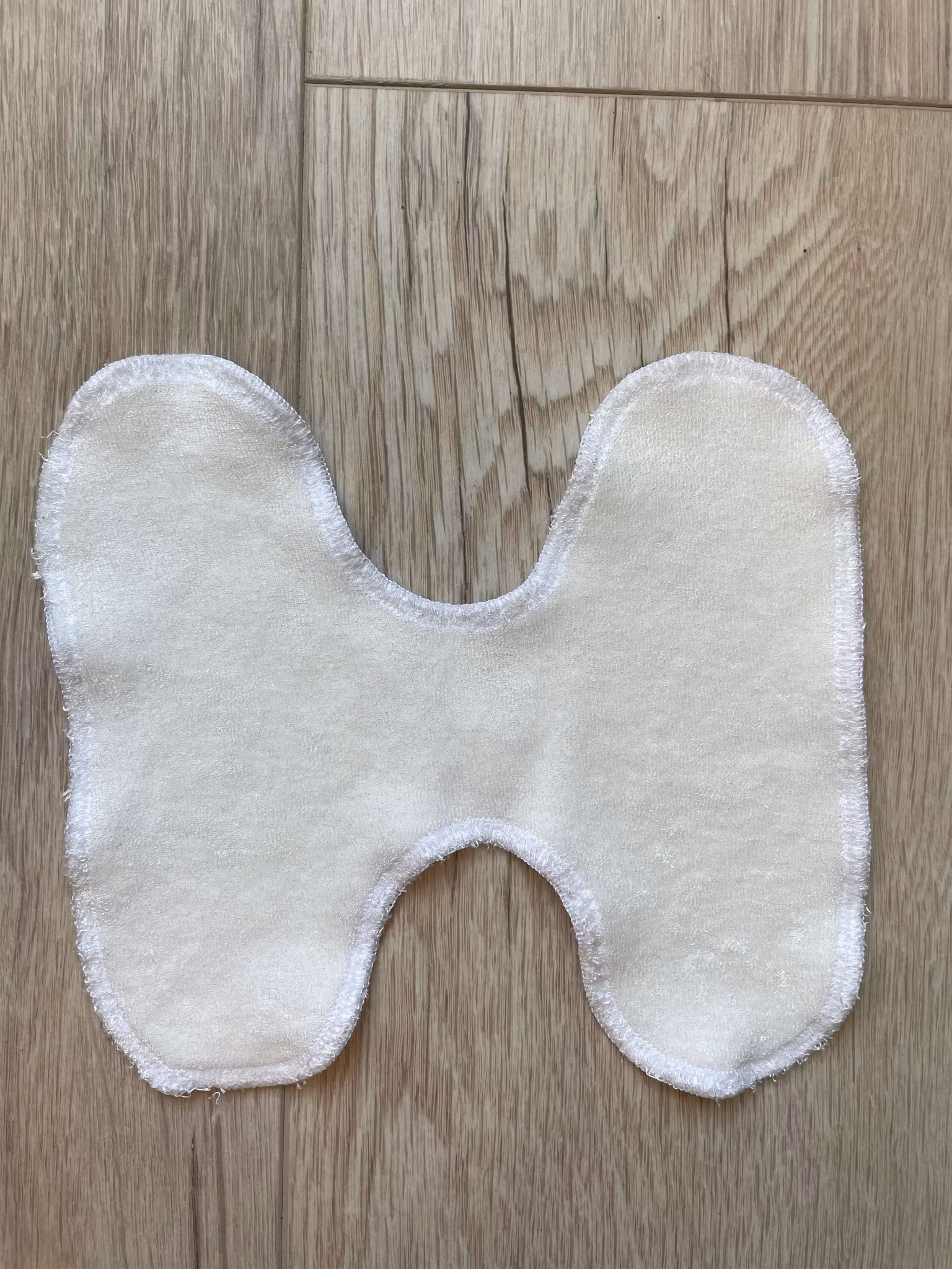 Trosskydd omlott med stickad bambu