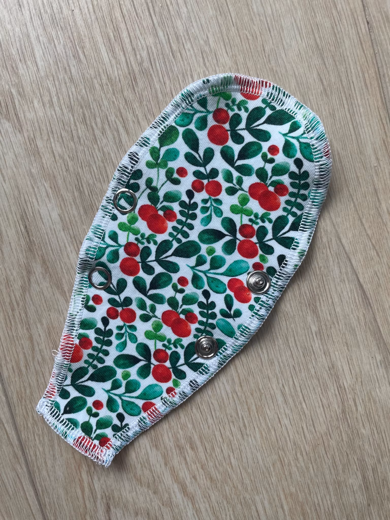 Trosskydd string med stickad bambu