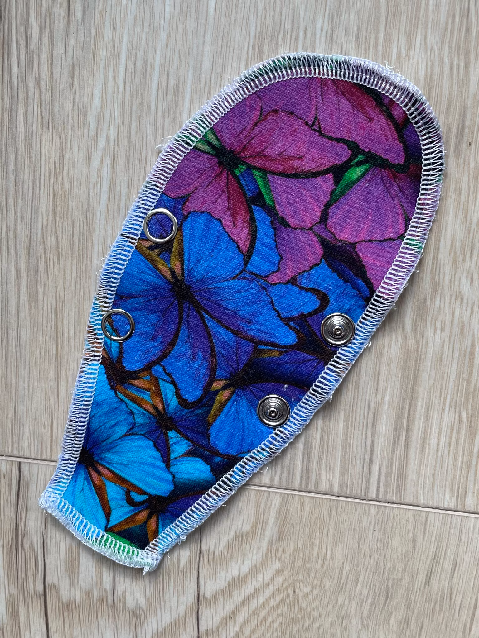Trosskydd string med stickad bambu
