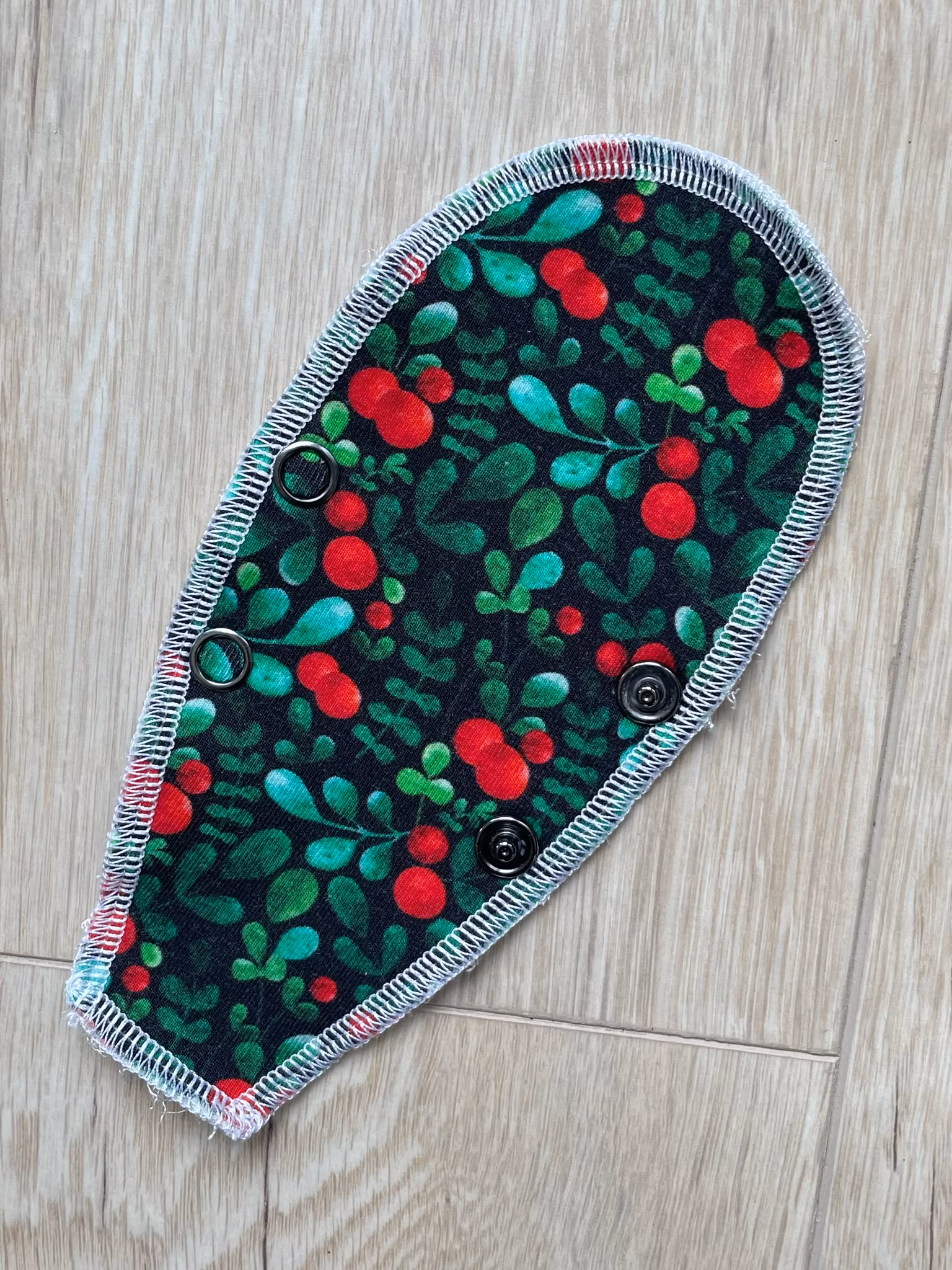 Trosskydd string med stickad bambu