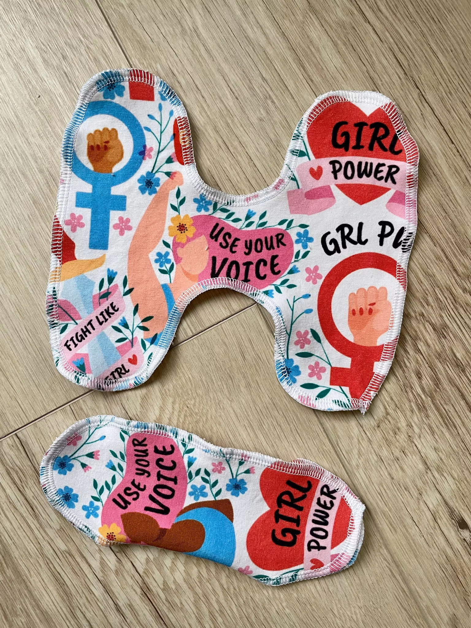 Trosskydd omlott med stickad bambu