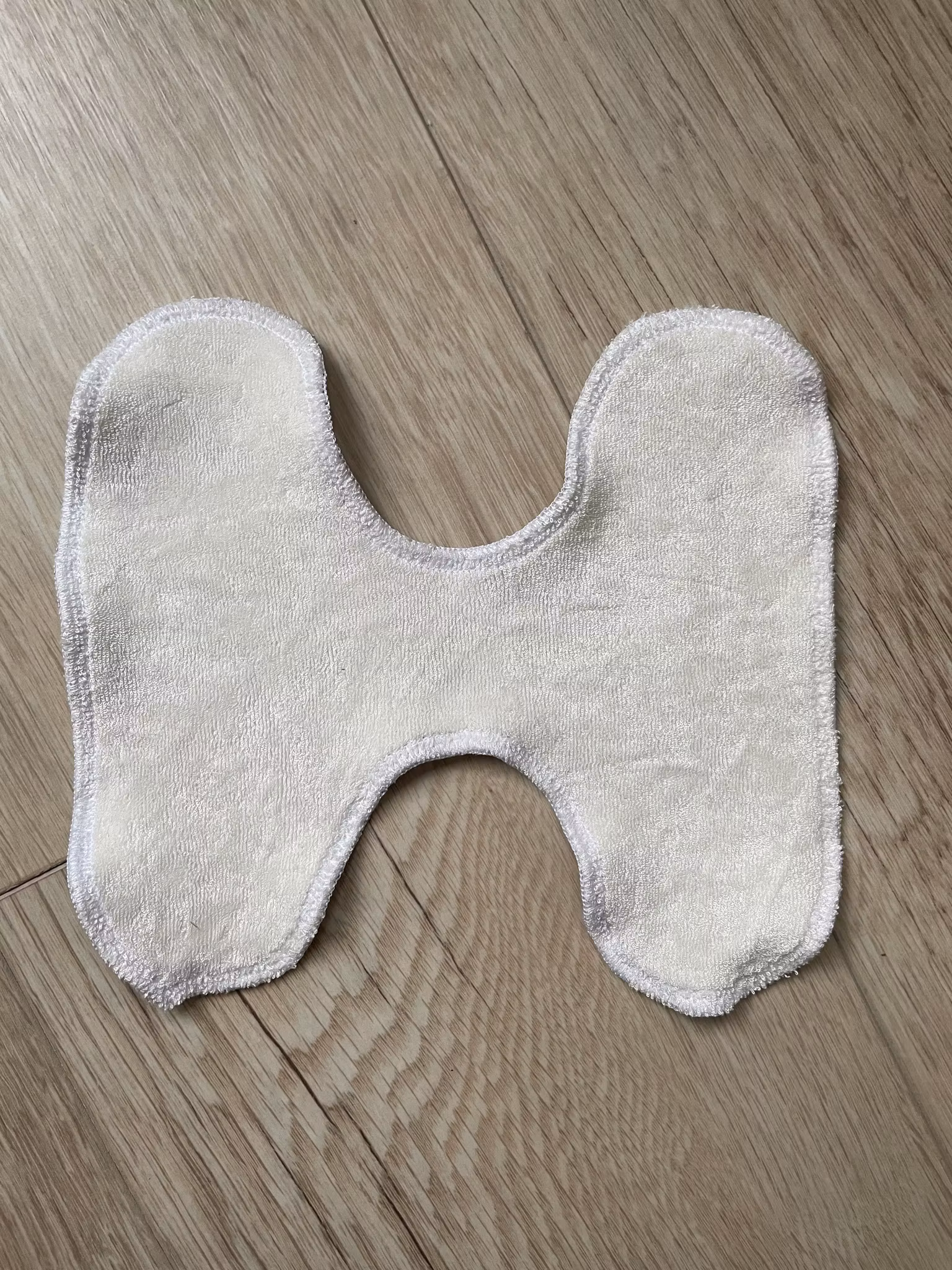 Trosskydd omlott med stickad bambu