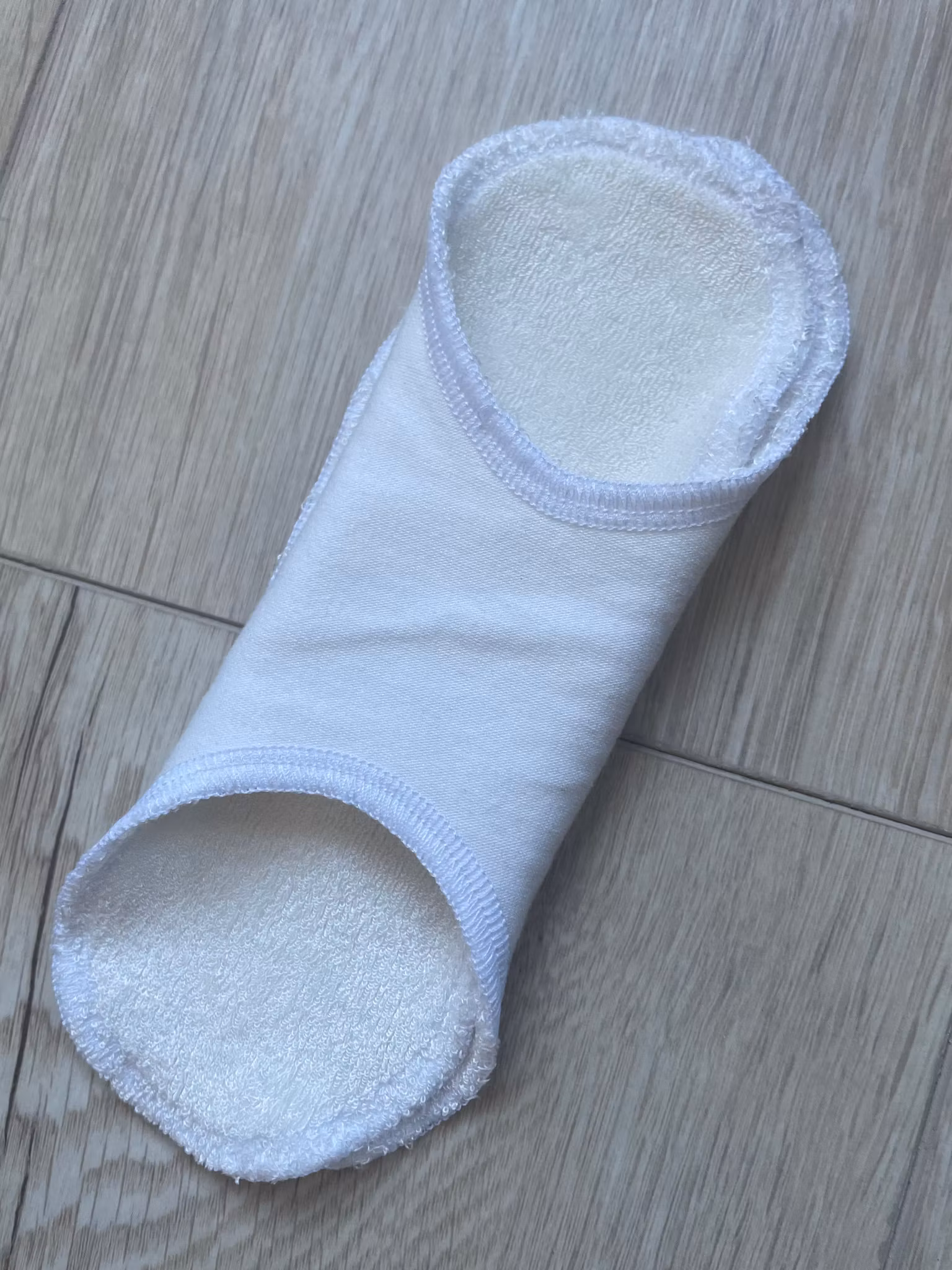 Trosskydd omlott med stickad bambu