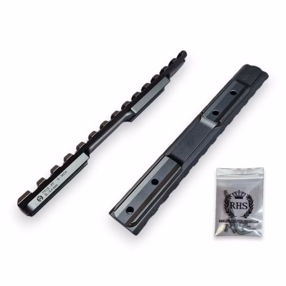 Tikka T1X Picatinnyskena från Royal Hunting Sweden är designad för att passa både höger- och vänsterställda Tikka T1X-kulgevär.