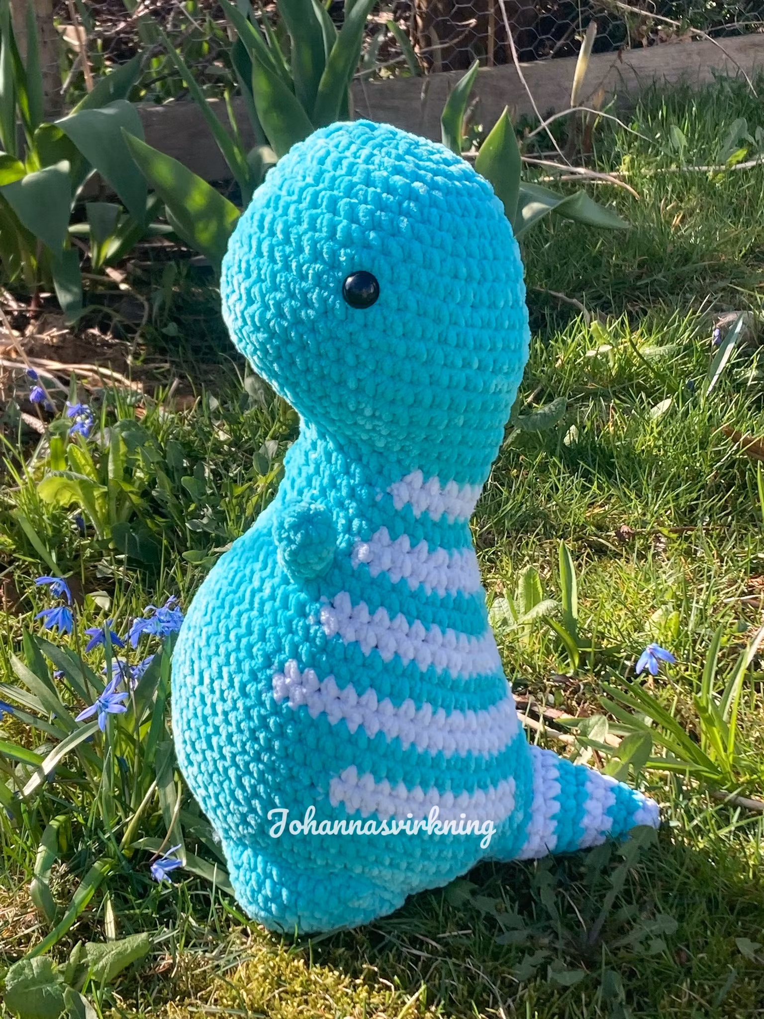 Glittrande dinosaurie
