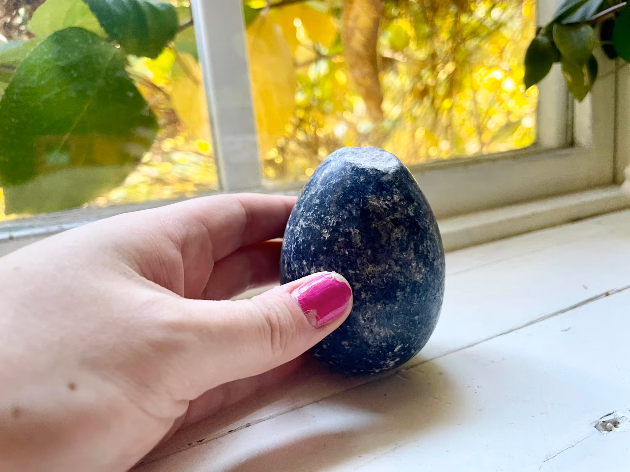 Blått Sodalit ägg