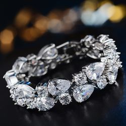 Jamila White Gold