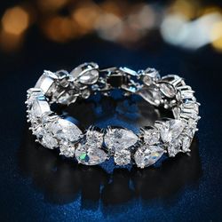 Jamila White Gold