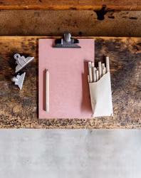 BRÛT CLIPBOARD PINK