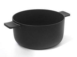 Svart Gryta 24 cm