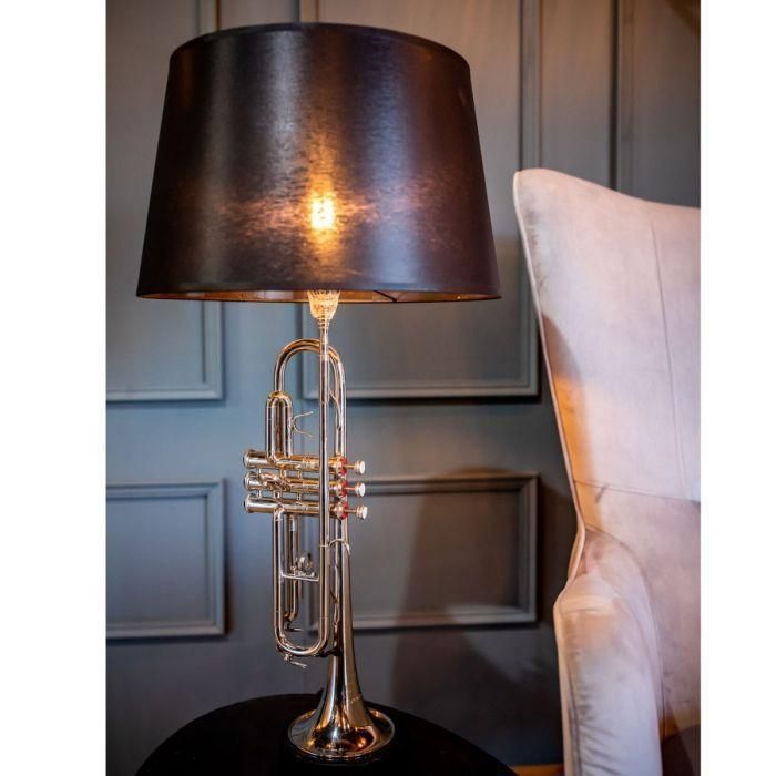 Bordslampa Armstrong Trumpet
