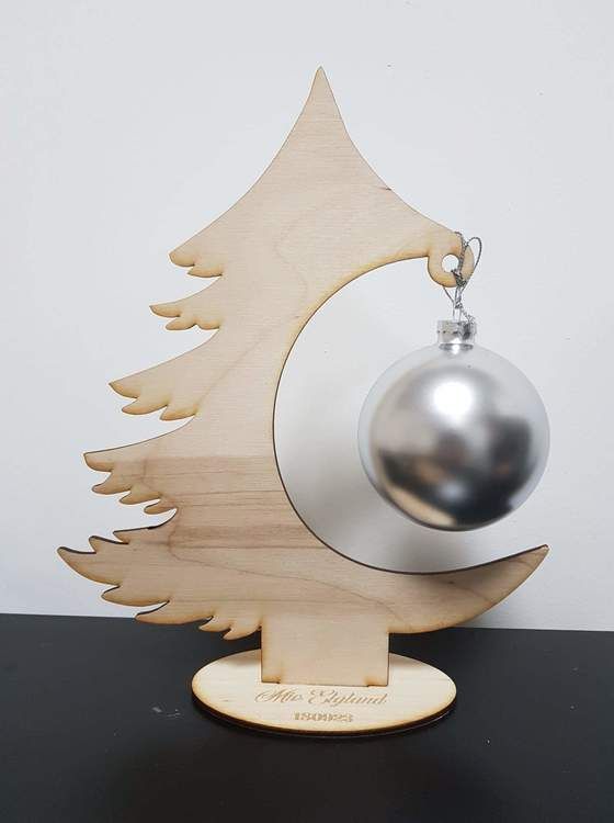 Julgran med glas kula