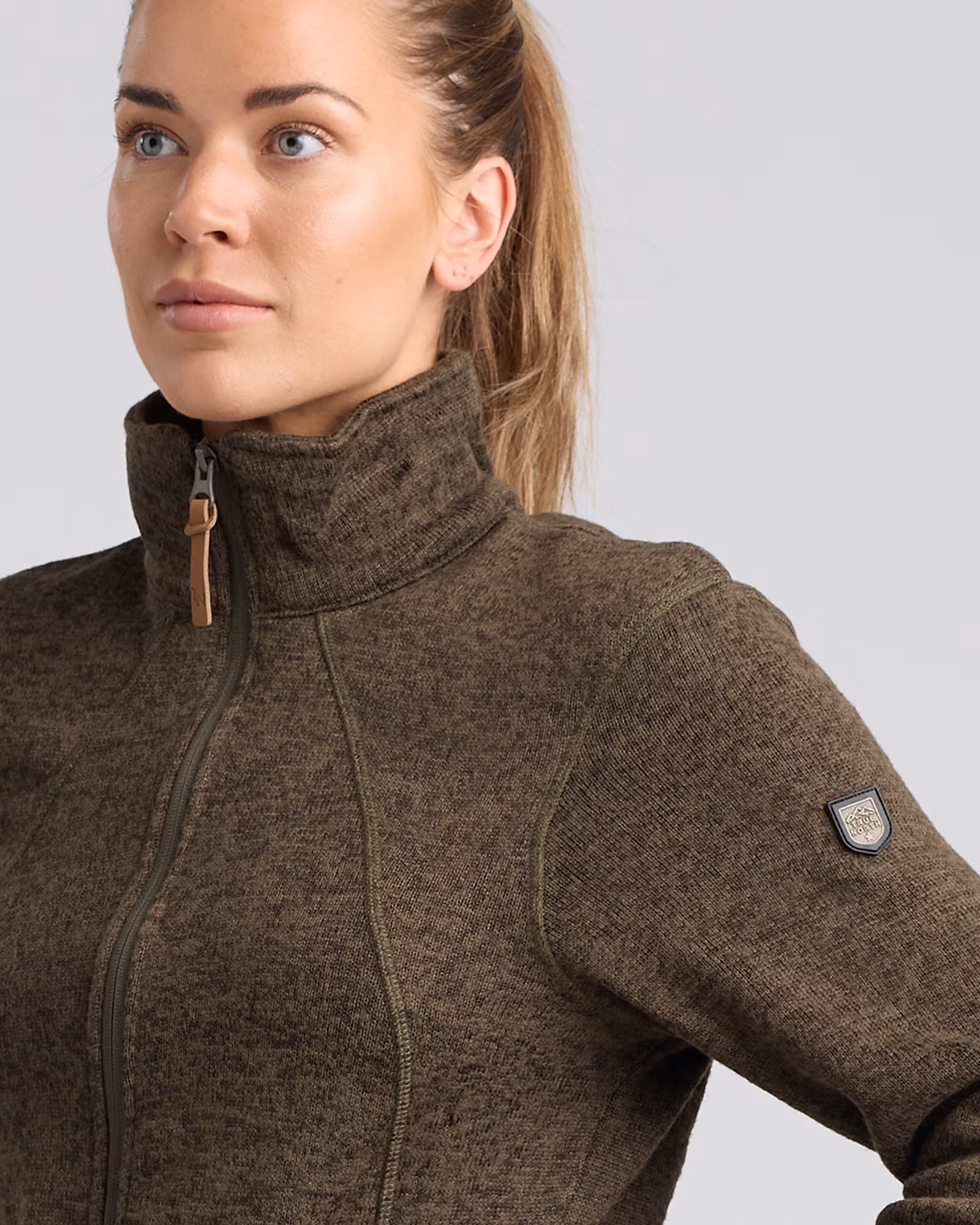 Flatfleece Jacka Dam Tarmac