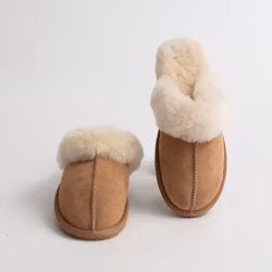 SANDEFJORD Fårskinnstofflor, Beige