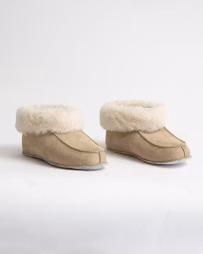 NARVIK Mjuka Ankelhöga Fårskinnstofflor, Sand