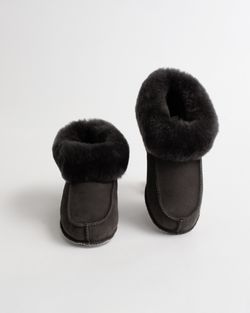 NARVIK Mjuka Ankelhöga Fårskinnstofflor, Black