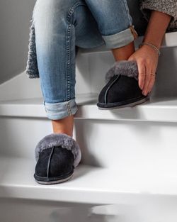 NANCY Fårskinn Slippers, Black/Grey