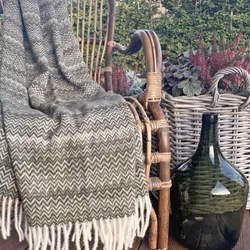 Tunn Mönstrad Ullpläd 130x170cm Grön/Vit