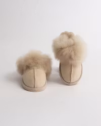 THURID Fårskinnstofflor, Beige