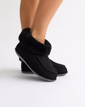 NARVIK Fårskinnstofflor Ankelhög, Svart