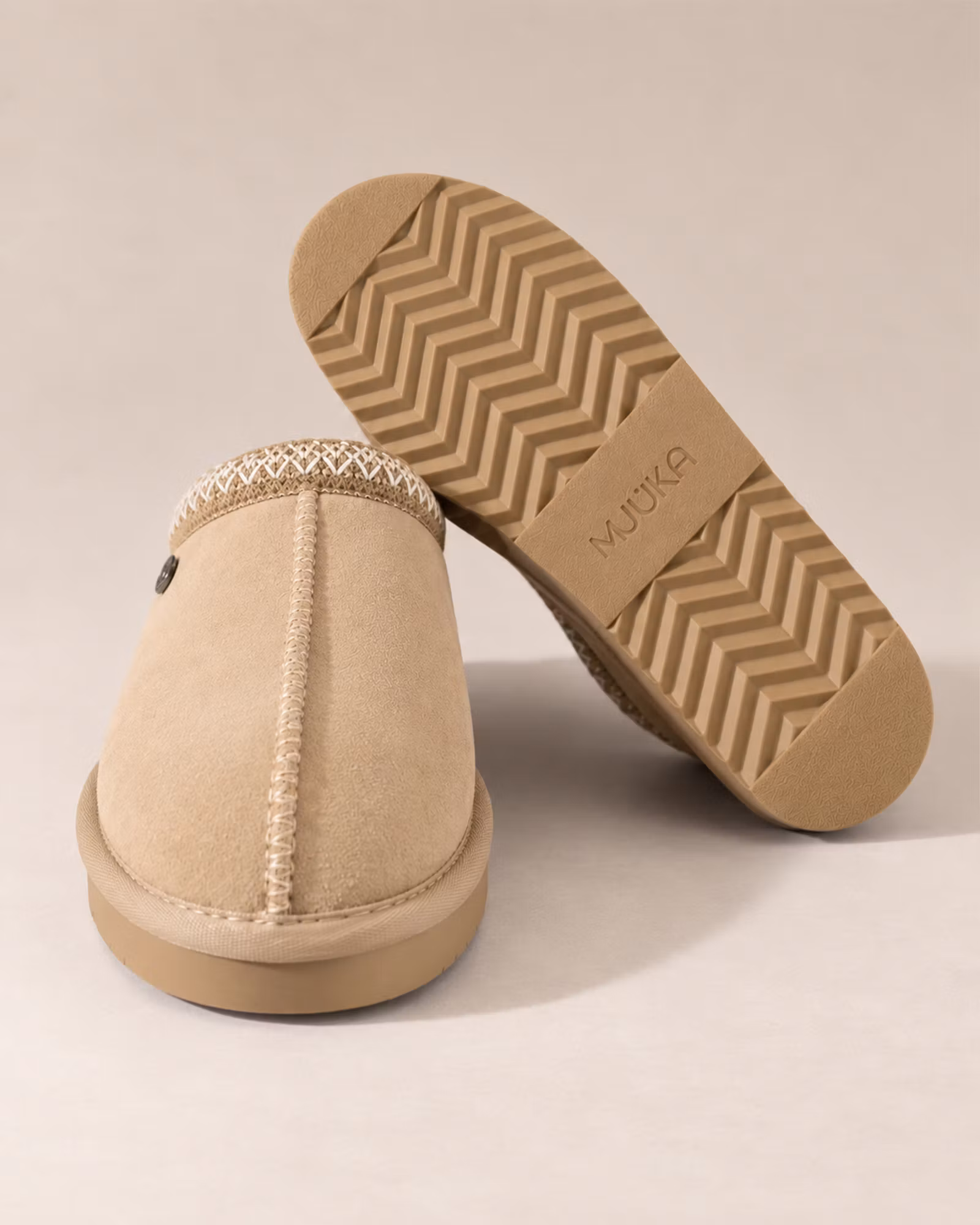 Yrsa MJÙKA Fårskinnstofflor – Mocka & Ull | Ljus Beige